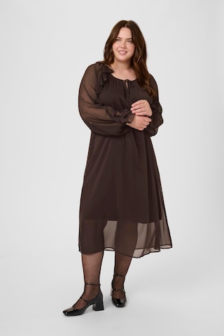 KAFFE CURVE Oversized dress in Brown
