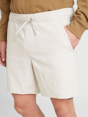 HOLLISTER Широка кройка Панталон в бяло