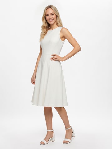 Marie Lund Jurk in Wit: voorkant