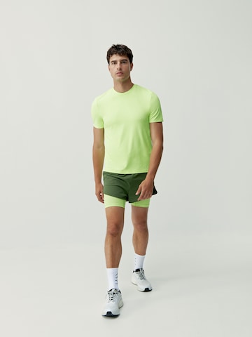 Born Living Yoga Performance Shirt ' Chad ' in Green