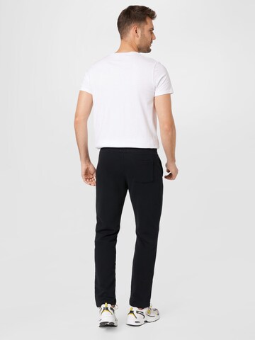 Regular Pantaloni de la HOLLISTER pe negru