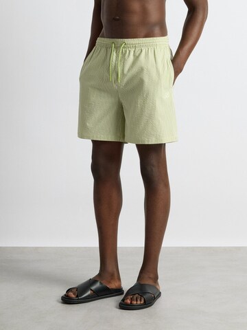 Burocs Board Shorts in Green