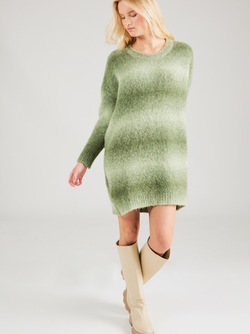 Brava Fabrics Stickad klänning i grön: framsida