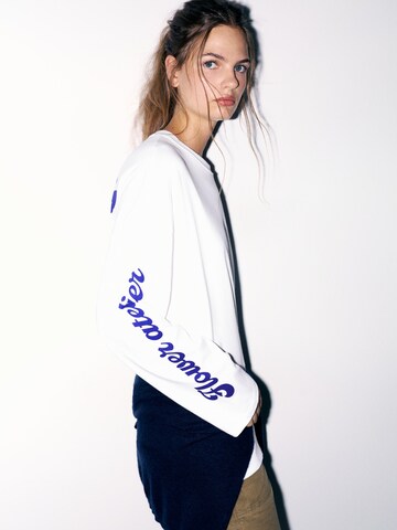 Pull&Bear Shirt in White