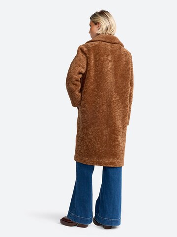 Rich & Royal Between-Seasons Coat in Brown