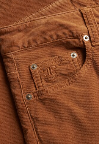 Superdry & Co Regular Broek in Bruin