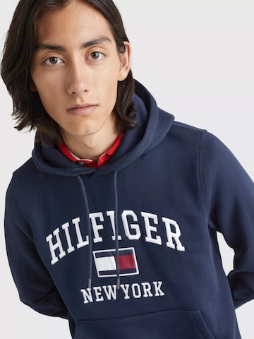 TOMMY HILFIGER - Sudadera con cremallera 'Tommy Hilfiger Modern Varsity' en azul