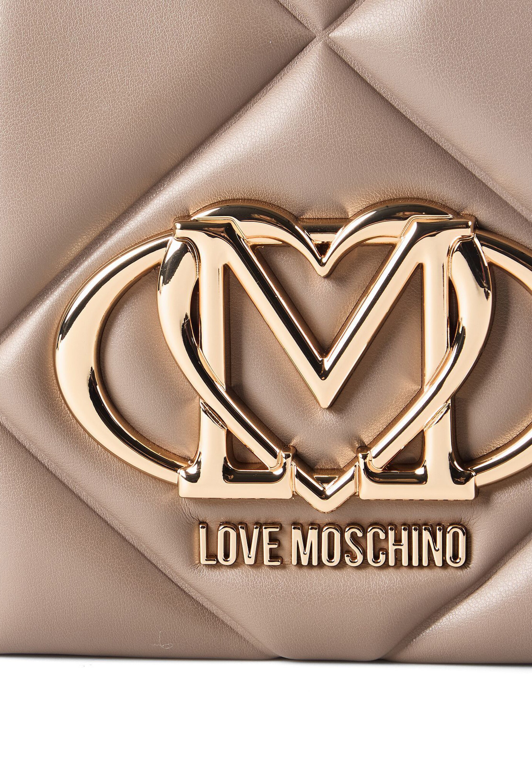 Clutch de la Love Moschino pe bej
