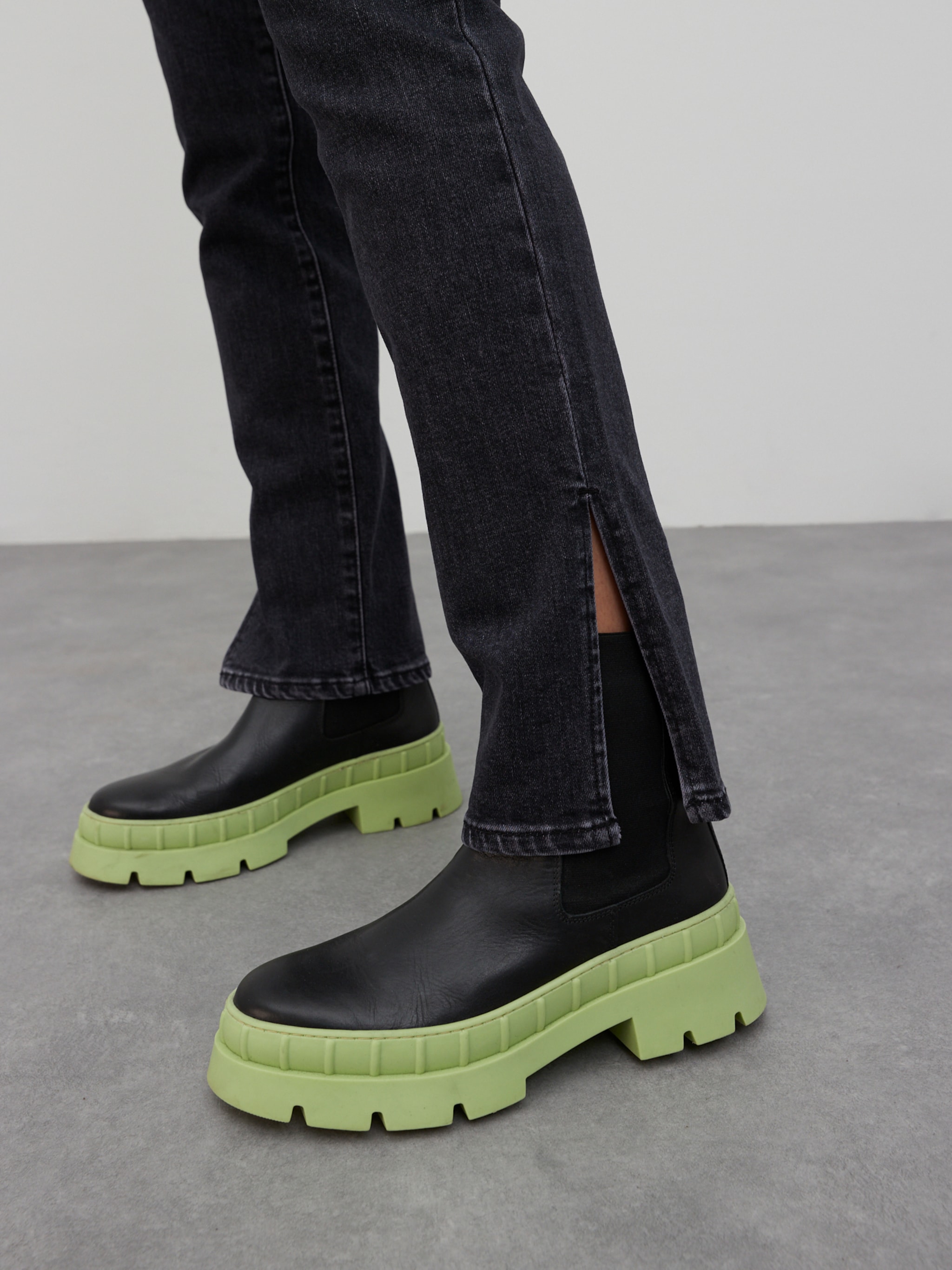 EDITED Produkte Jeans 'Alessya' schwarz