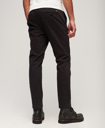 Coupe slim Pantalon chino Superdry en noir