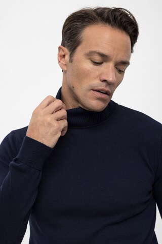 Felix Hardy Sweater in Blue