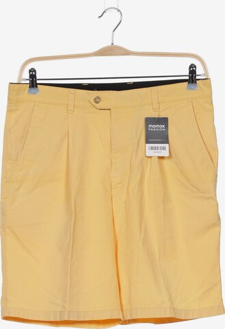 BRAX Shorts in 34 in Yellow: front
