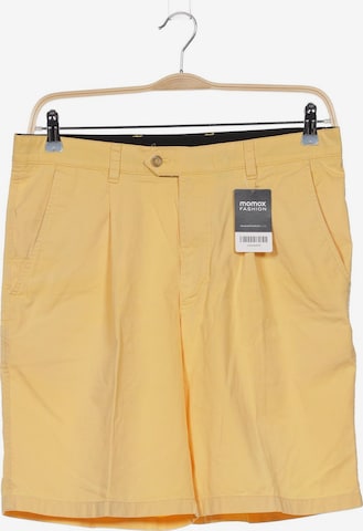 BRAX Shorts in 34 in Yellow: front