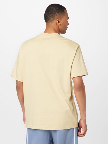 Maglietta di Nike Sportswear in giallo