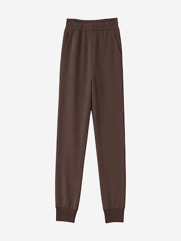 Effilé Pantalon de sport 'Jogginghose' Tommy Life en marron