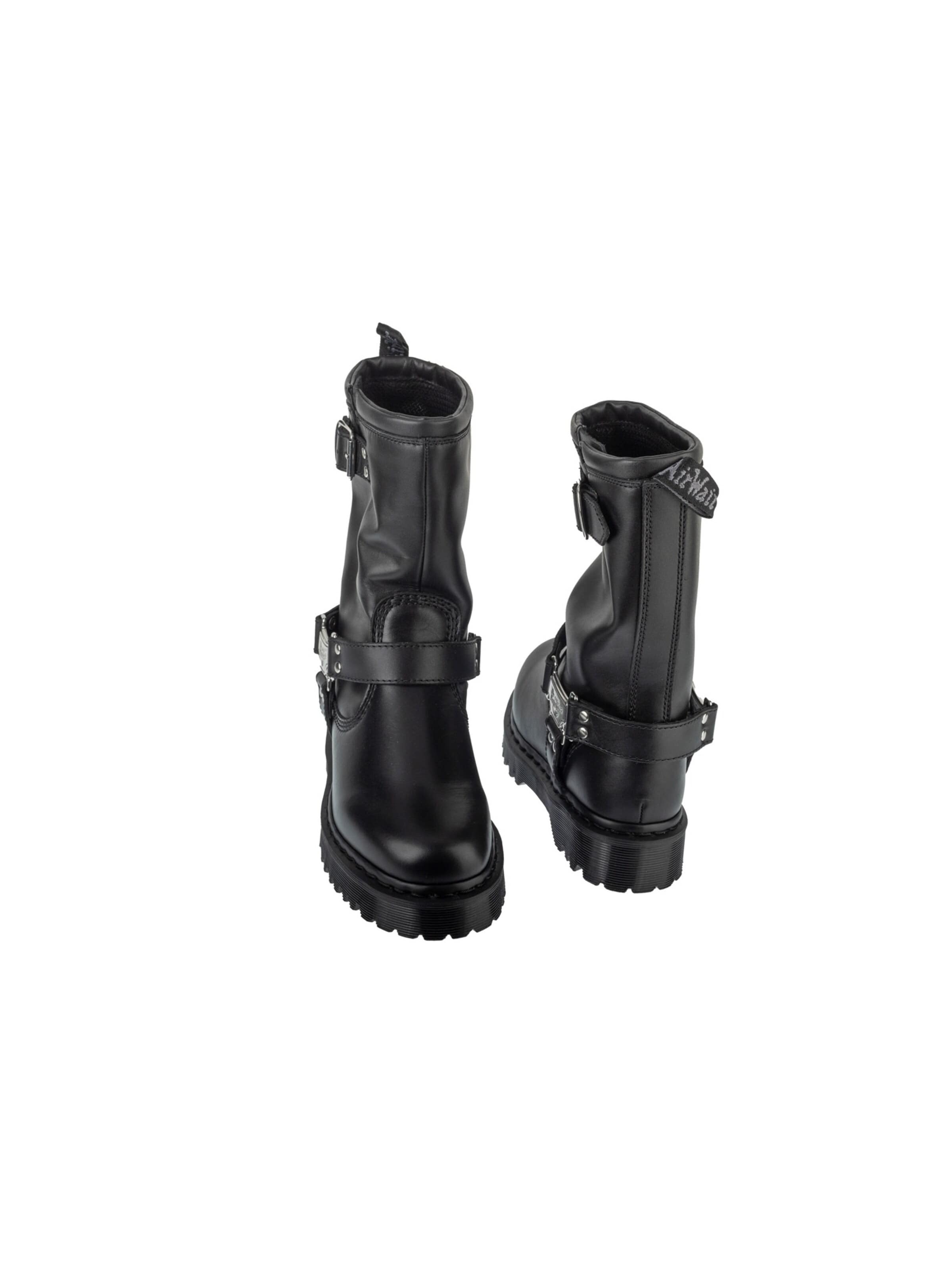 Dr. Martens Boots in Black