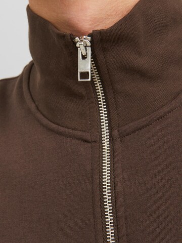 JACK & JONES Sweatshirt in Brown