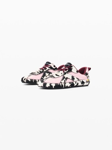 Sneaker bassa di Desigual in rosa