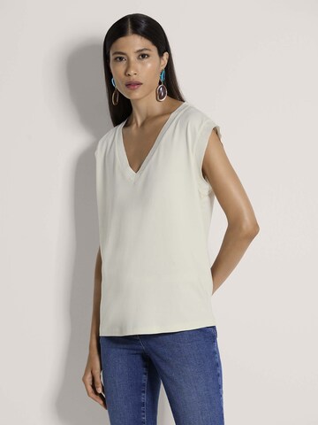 MADELEINE Shirt in White: front