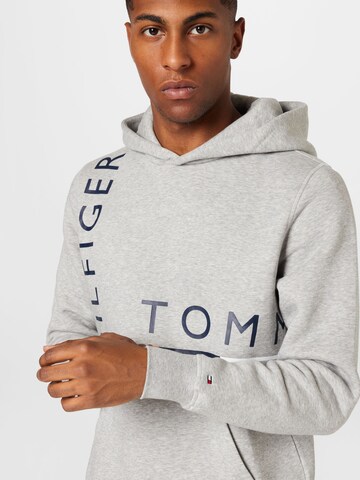 TOMMY HILFIGER Sweatshirt in Grey