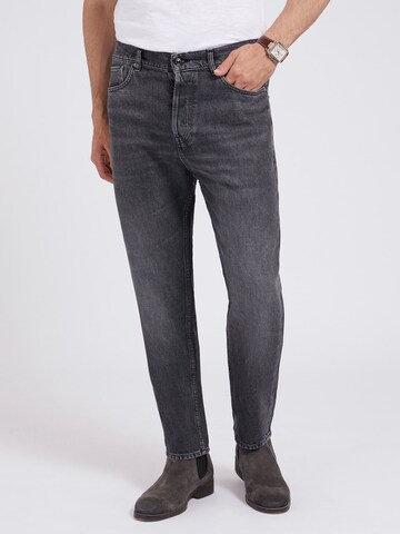 GUESS Regular Jeans in Grey: front