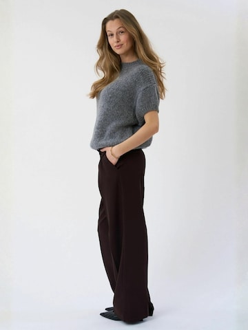 TEESHOPPEN Sweater ' Chloe ' in Grey