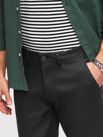 Ombre Regular Chino trousers in Black