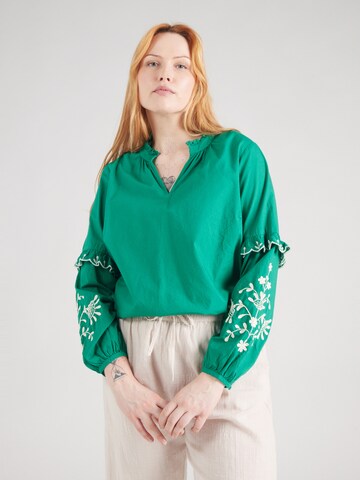Chemisier 'VMCNoel' Vero Moda Curve en vert : devant