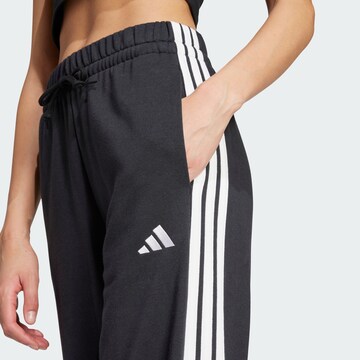 ADIDAS SPORTSWEAR Regular Спортен панталон 'Essentials' в черно