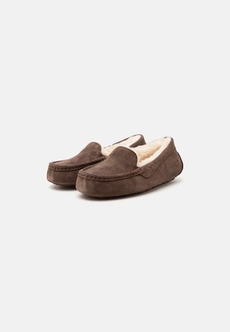 UGG - Mocasines 'ANSLEY' en marrón