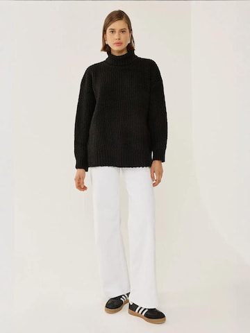 Hiccup Kampsun 'Pullover', värv must