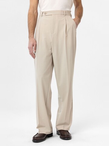 Loosefit Pantaloni con pieghe 'Claudio' di Antioch in beige: frontale