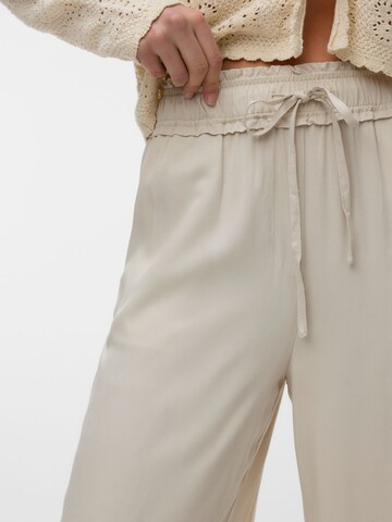 VERO MODA Regular Trousers in Beige