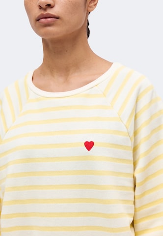 PIECES - Sudadera 'PCGRETA' en blanco