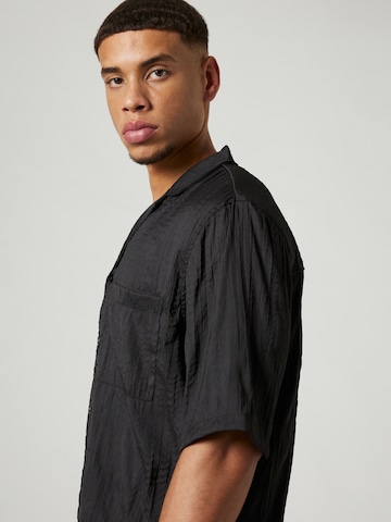 Sinned x ABOUT YOU Comfort fit Button Up Shirt 'Ricardo' in Black