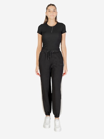 regular Pantaloni sportivi 'MARYELLA JOGGER V5YB02 KB3P2' di GUESS in nero
