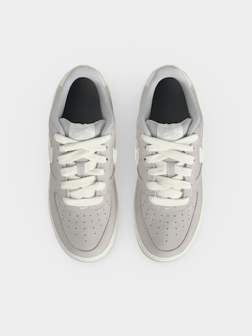 Nike Sportswear - Sapatilhas 'AIR FORCE LV8' em cinzento