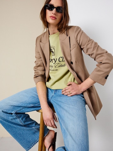 Tricou de la Next pe verde