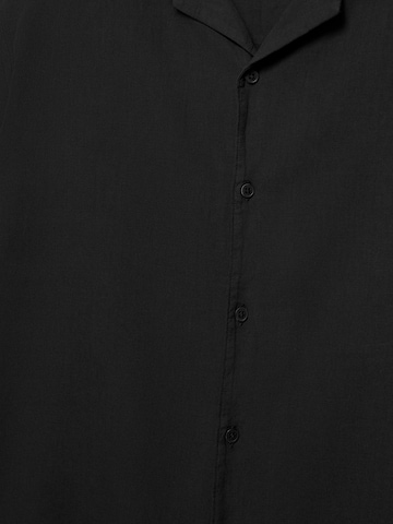 Pull&Bear Regular Fit Hemd in Schwarz