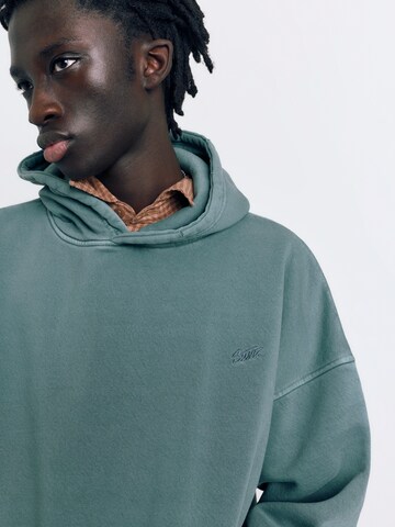 Pull&Bear Sweatshirt 'STWD' i grøn