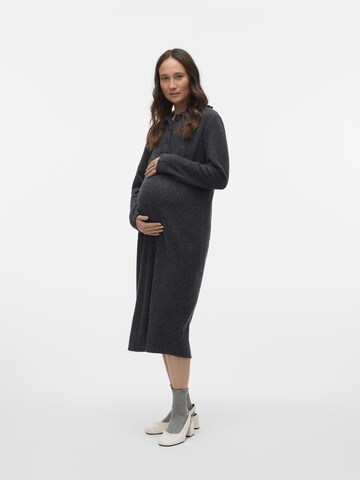 Vero Moda Maternity Gebreide jurk 'VMMebba' in Grijs: voorkant