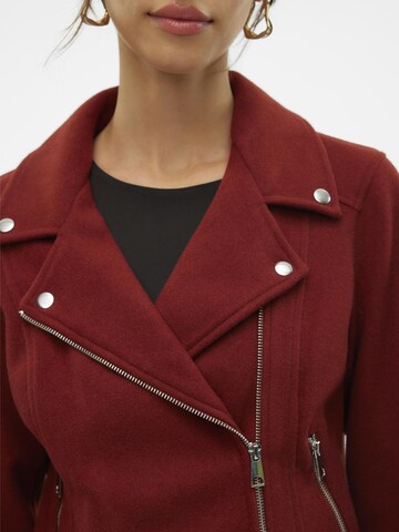 Veste mi-saison VERO MODA en rouge