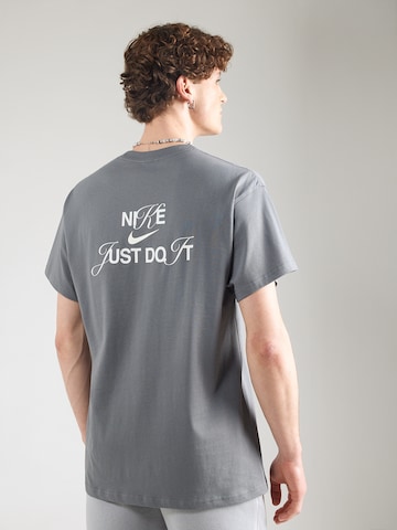 Nike SportswearMajica - siva boja: prednji dio