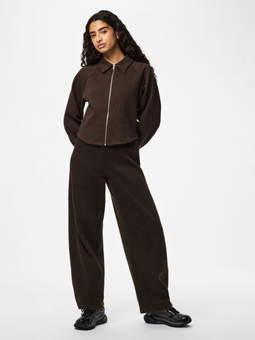 Veste de survêtement 'PCFilucca' PIECES en marron