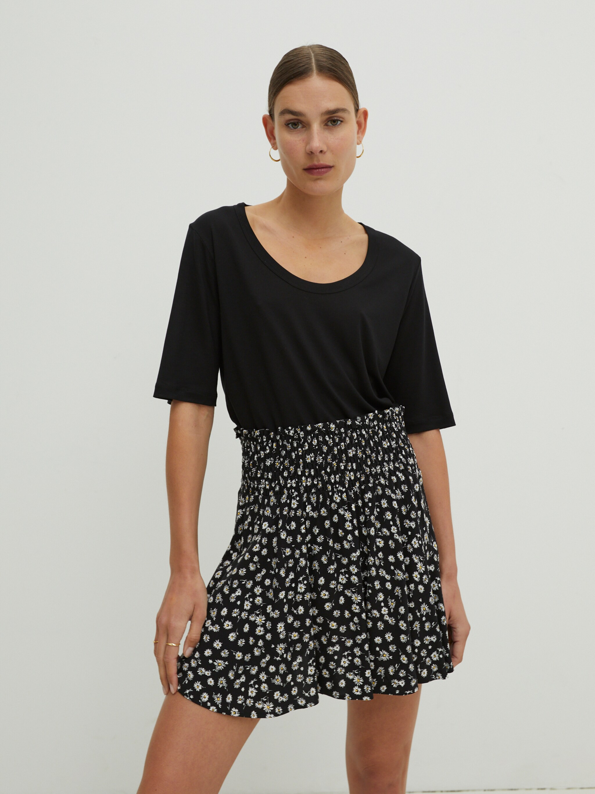 EDITED Produkte Shirt 'Joreen' schwarz