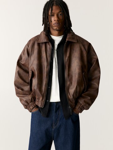 Pull&Bear Tussenjas in Bruin: voorkant