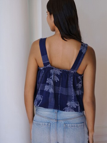 Next Top in Blau