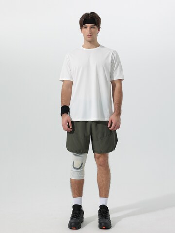 YOUTHUP Performance Shirt 'Feuchttrans' in White