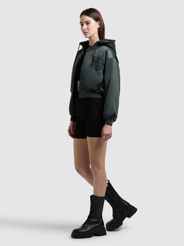 Veste mi-saison 'Chani' khujo en vert