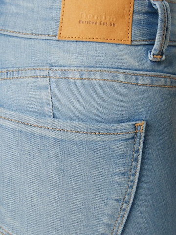 Bershka Slimfit Jeansy w kolorze niebieski